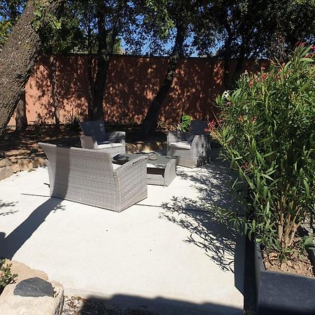 Location Independante Au Coeur Des Alpilles Pour 2 Personnes Avec Jacuzzi Villa Aureille Eksteriør billede