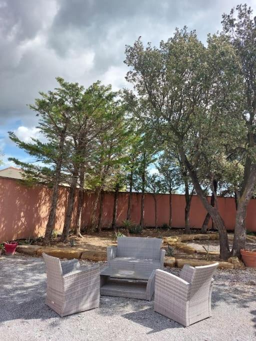 Location Independante Au Coeur Des Alpilles Pour 2 Personnes Avec Jacuzzi Villa Aureille Eksteriør billede